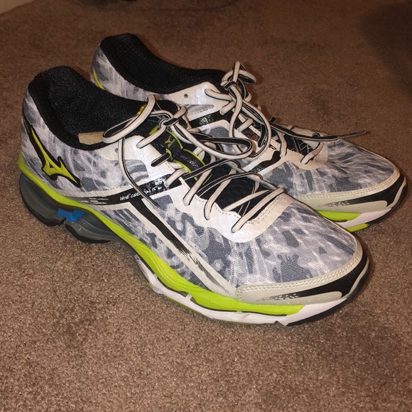 men's mizuno wave creation 15 running shoes